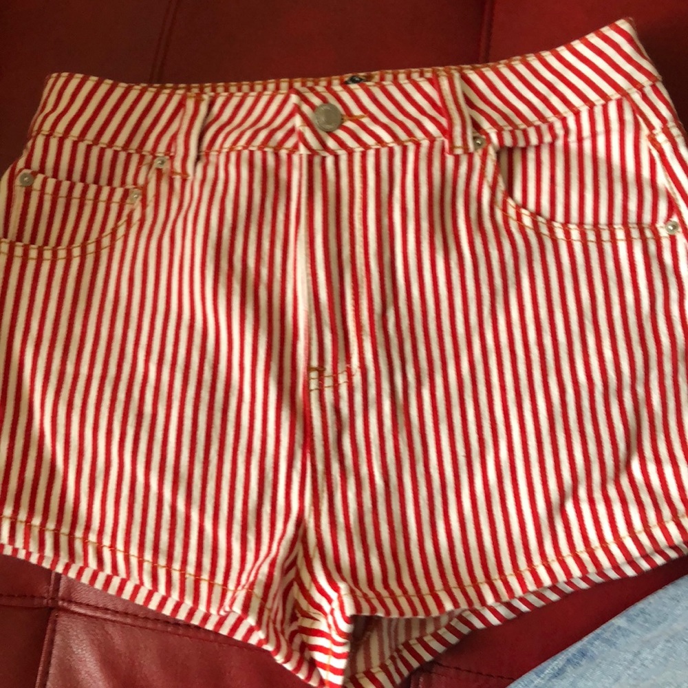 Forever 21 shorts: 2 for 22😳 - Picture 1 of 3